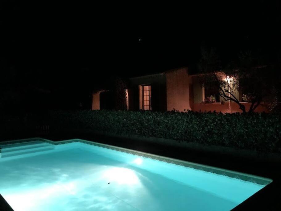 Ferienhaus La Pitchoune : Aux Pieds Des Alpilles