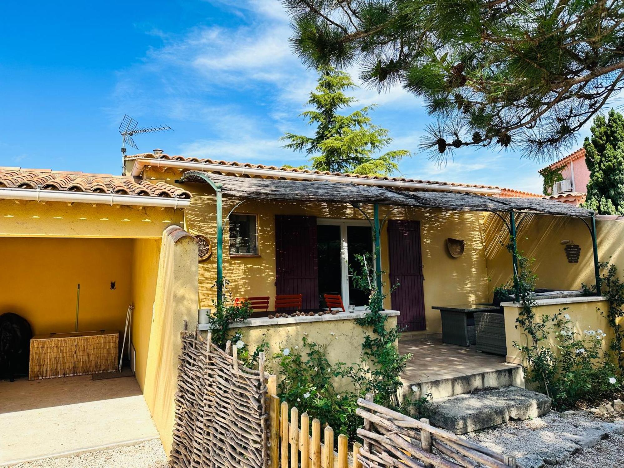 La Pitchoune : Aux Pieds Des Alpilles * Mouries