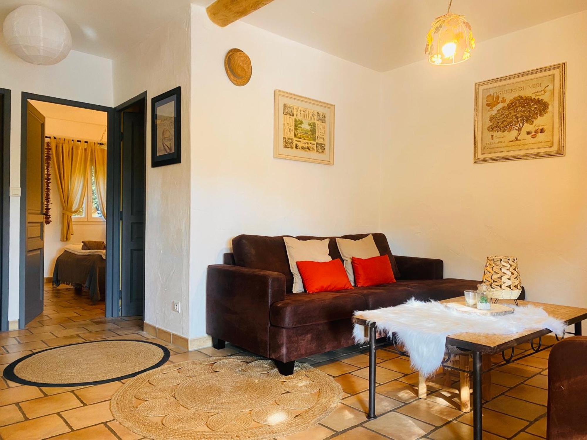 Ferienhaus La Pitchoune : Aux Pieds Des Alpilles *